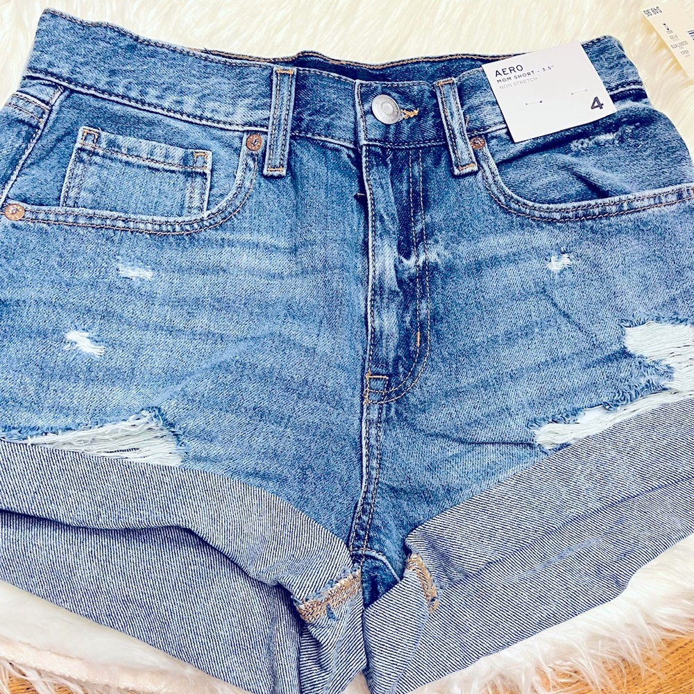 Aeropostal NWT Mom shorts - Shorts size 4 distressed